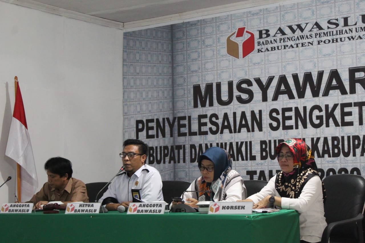 RAPAT PERSIAPAN PELANTIKAN PENGAWAS DESA/KELURAHAN DAN PERSIAPAN VERIFIKASI FAKTUAL