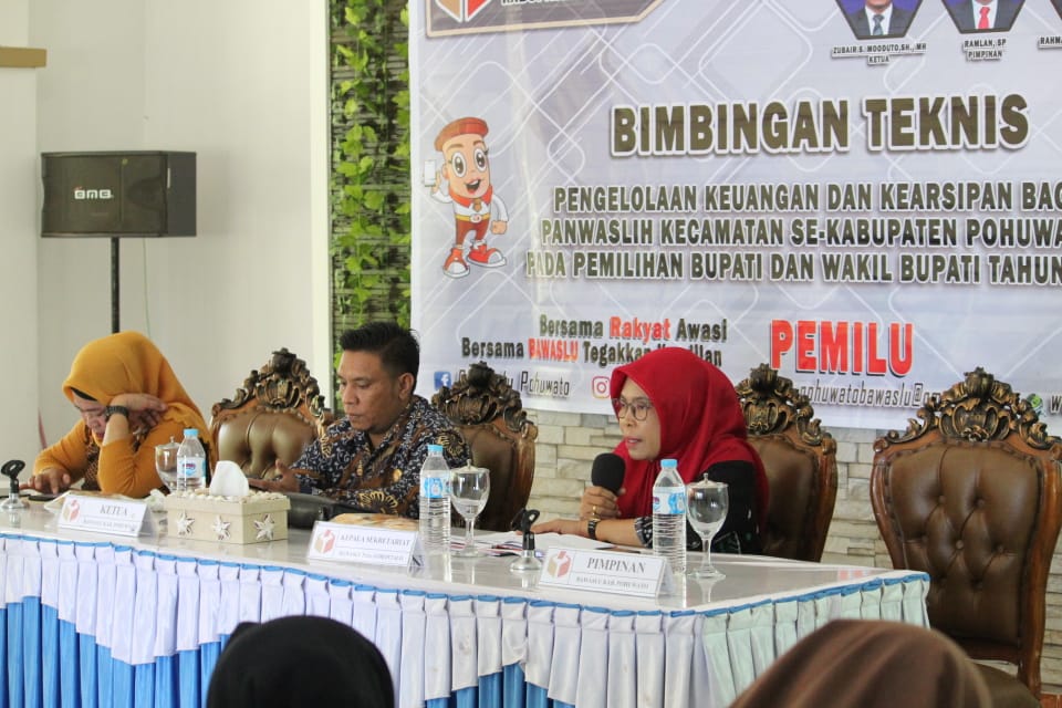 Bawaslu Pohuwato Gelar Bimtek Pengelolaan Keuangan dan Kearsipan