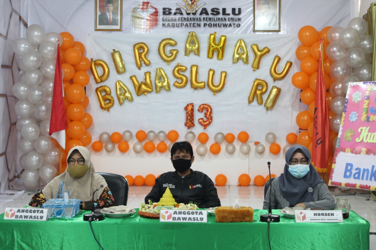 BAWASLU POHUWATO RAYAKAN HUT KE-13 BAWASLU RI