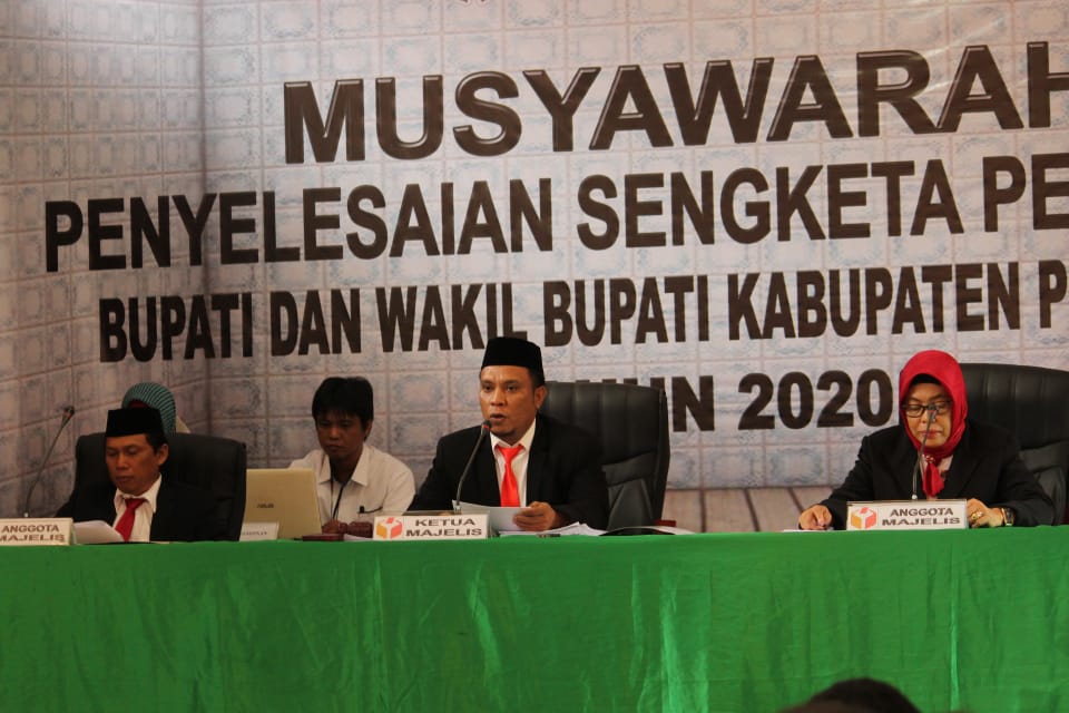 SIDANG MUSYAWARAH PENYELESAIAN SENGKETA PEMILIHAN BUPATI & WAKIL BUPATI POHUWATO TAHUN 2020