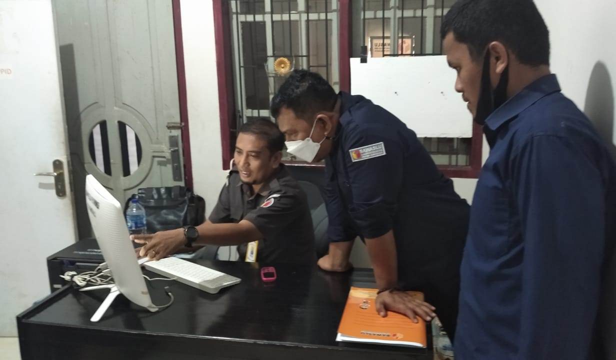 SIPS Bawaslu Pohuwato di sidak oleh Ahmad Abdullah