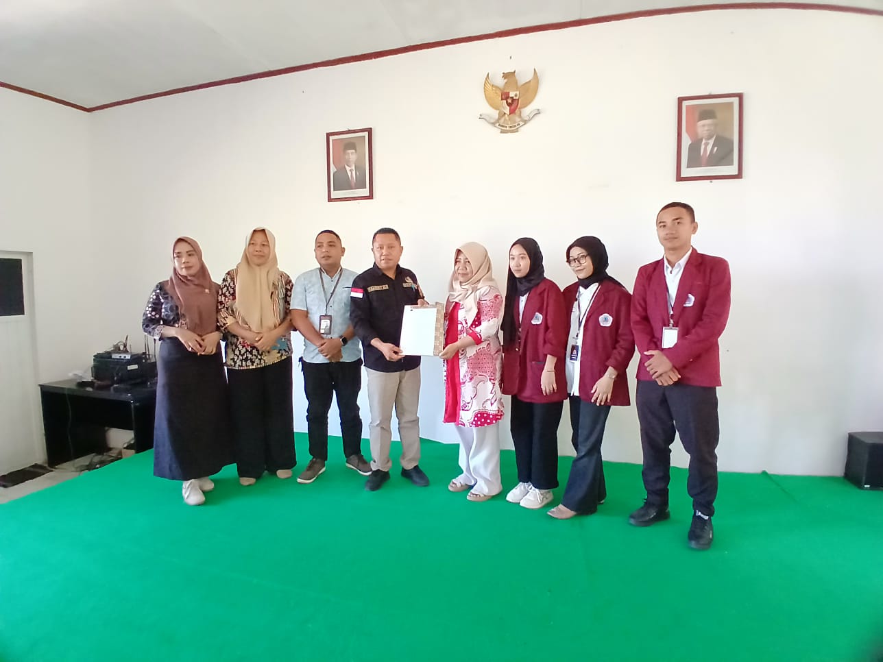 Rahmat A. Djakaria Beserta staf Bawaslu Pohuwato Menerima Mahasiswa Magang dari Kampus UNG Fakultas Hukum
