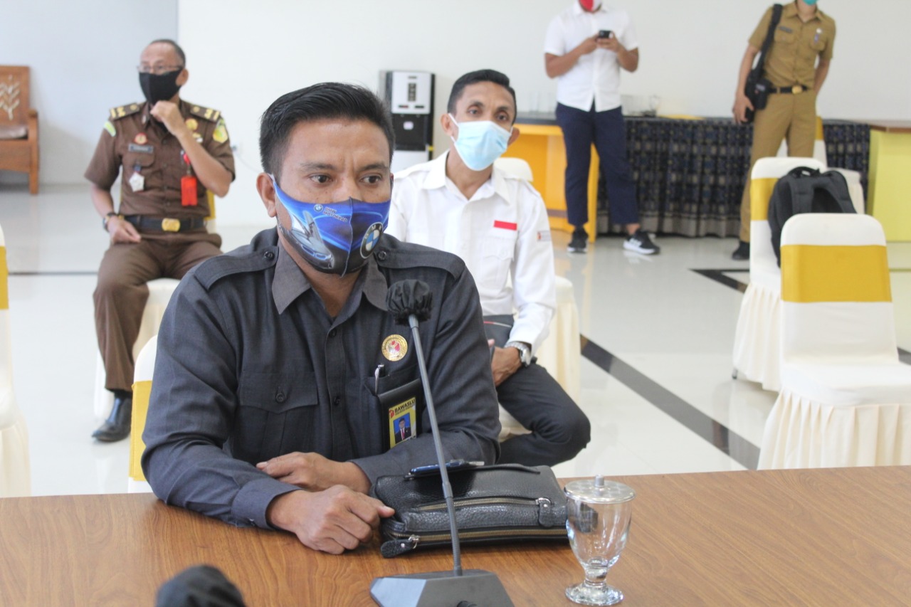KETUA BAWASLU KABUPATEN POHUWATO IKUTI RAPAT FORKOPIMDA PROVINSI GORONTALO TERKAIT PELAKSANAAN PILKADA TAHUN 2020