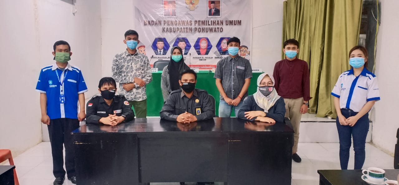 LAKUKAN RAPID TEST BAWASLU POHUWATO PASTIKAN JAJARANNYA  BEBAS COVID-19.