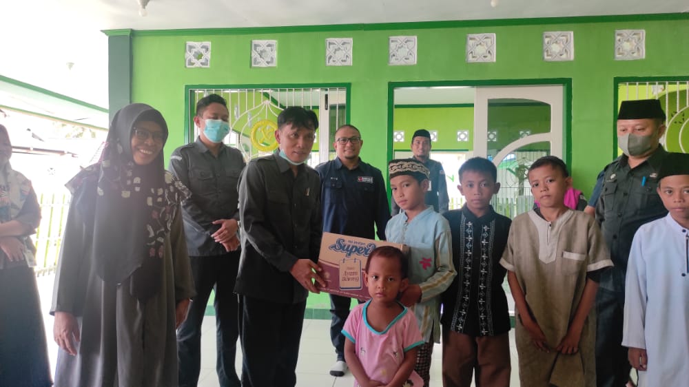 Ramadhan; Indahnya berbagi kebahagiaan bersama anak yatim