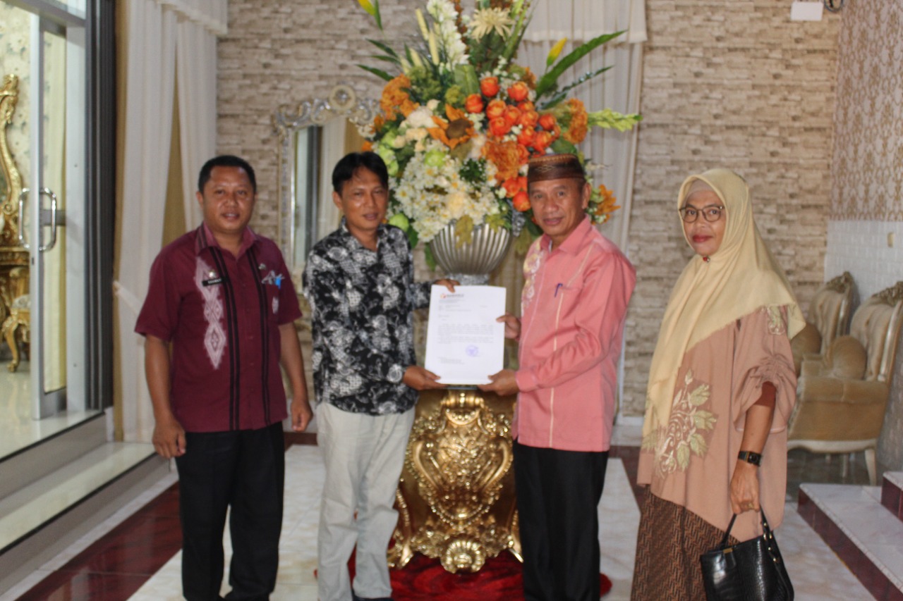 Bupati Pohuwato terima langsung RAB Pengawasan Pilkada 2024