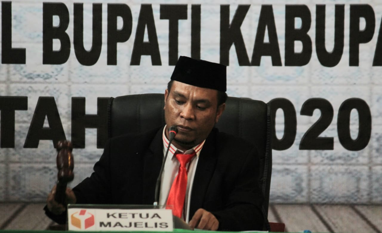 AGENDA PEMBACAAN KESIMPULAN PEMOHON & TERMOHON
