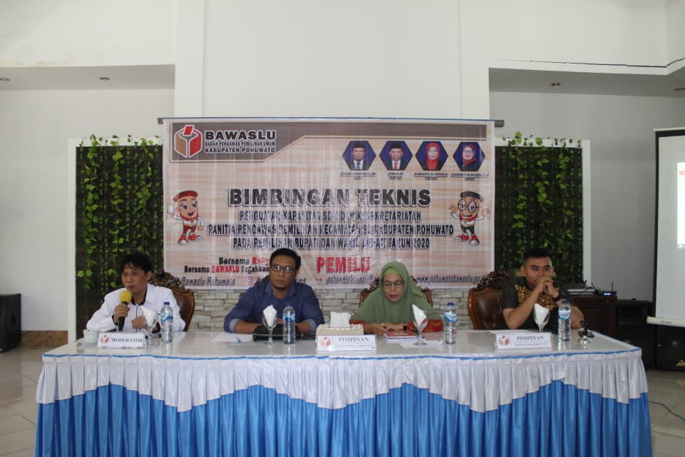 Penutupan Acara Bimtek Penguatan Kapasitas SDM dan Kesekretariatan.