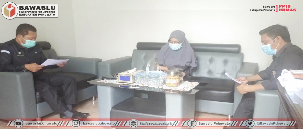 Bawaslu laksanakan Rapat Internal terkait Hasil Evaluasi dan Rekonsiliasi Dana Hibah Tahun 2021.