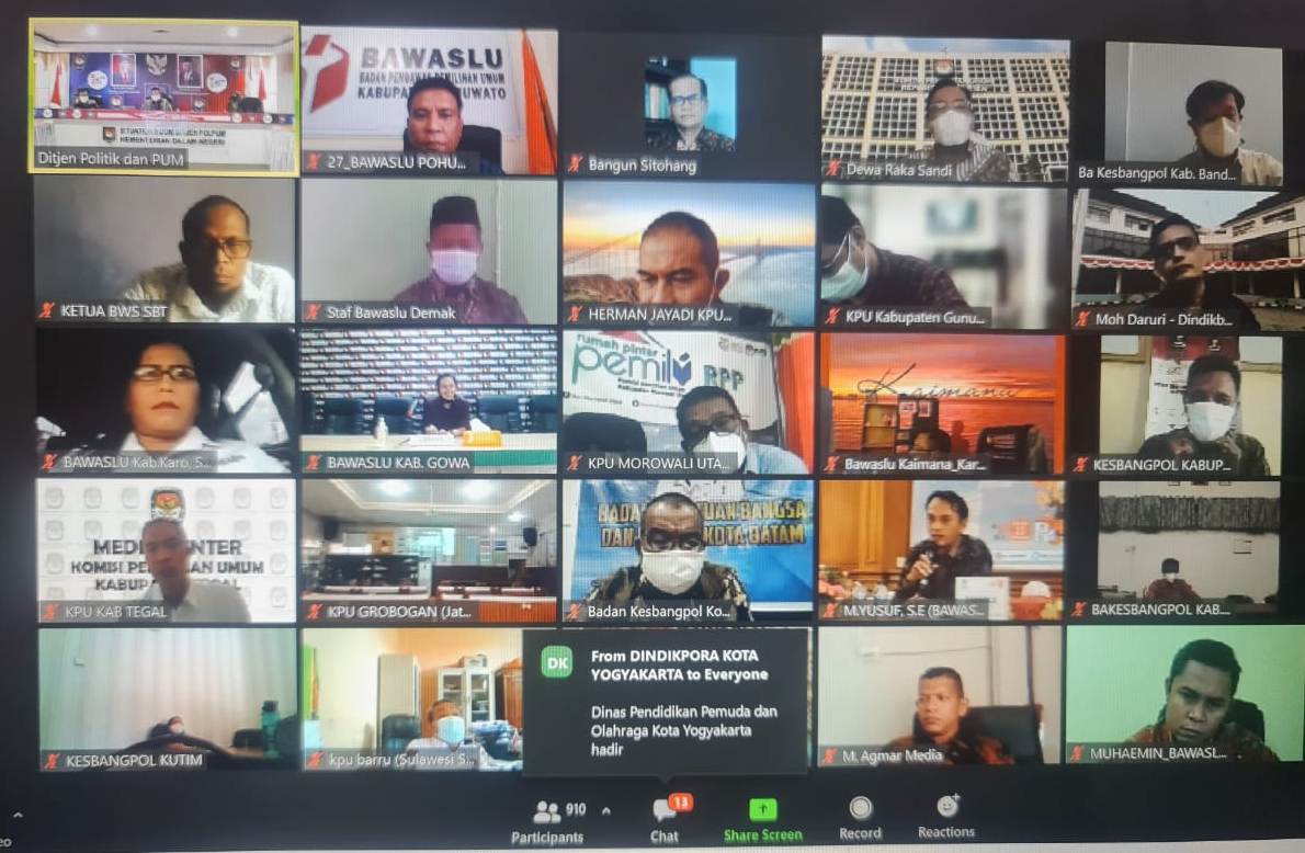 Ketua Bawaslu Pohuwato Ikuti Webinar dengan Tema Meningkatkan Partisipasi Masyarakat dalam Kehidupan Demokrasi