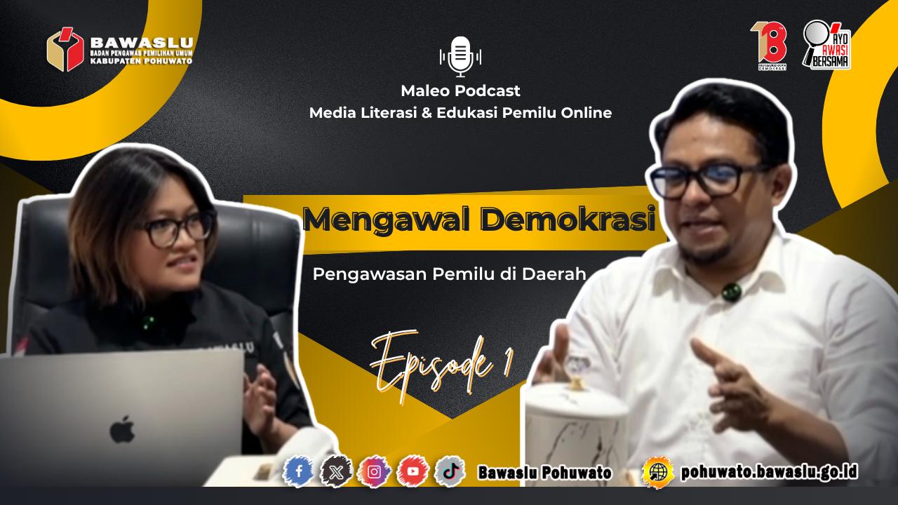 Host Indrawaty Saleh (kiri) berbincang dengan Ketua Bawaslu Provinsi Gorontalo, Idris Usuli (kanan), dalam Podcast Maleo Episode 1 di Kantor Bawaslu Pohuwato, membahas pengawasan demokrasi dan pemilu di daerah.