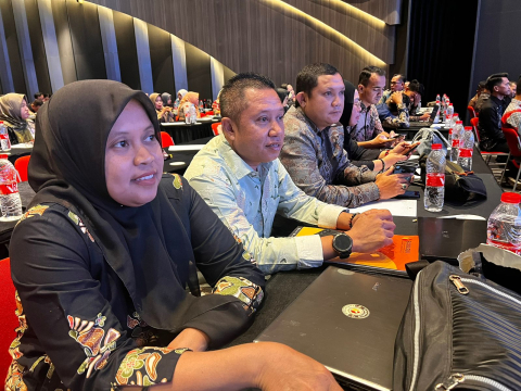 Foto kiri Kekanan, Hestin Talipi, Rahmat A. Djakaria , dan Rahmat Mantau Pada kegiatan