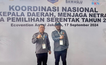 Angota Bawaslu Munawar Dan Kasek Rahmat A. Djakaria