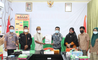 Ketua Bawaslu Pohuwato serahkan Saran Perbaikan Kepada KPU Kabupaten Pohuwato