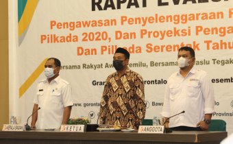 Bawaslu dan Dinas Dukcapil Pohuwato Hadiri Rapat Evaluasi Pengawasan