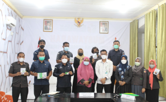 LINDUNGI PEGAWAI : BAWASLU Pohuwato Gaet BPJS Ketenagakerjaan