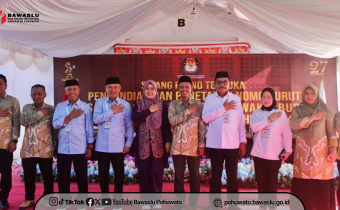 Foto Bersama Ketua Bawaslu Pohuwato, KPU Pohuwato dan Calon Bupati dan Wakil Bupati Kabupaten Pohuwato