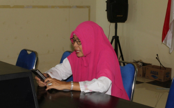 Rahmawaty bersama Pegawai Divisi SDM lakukan Perampungan Timeline Program