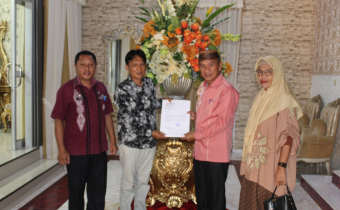 Bupati Pohuwato terima langsung RAB Pengawasan Pilkada 2024