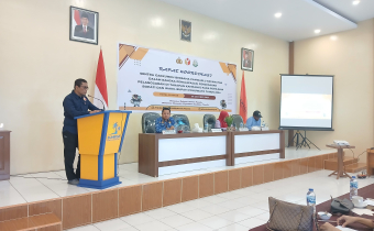 Anggota Bawaslu Provinsi Jhon Hendri Purba, Saat Memberikan Sambutan dan Sekaligus membuka kegiatan Rakor